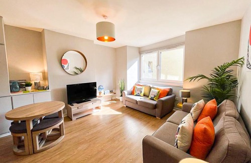Old Town Apartment | Charming Old Town 2 Bed Apt, 2mins from Royal Mile