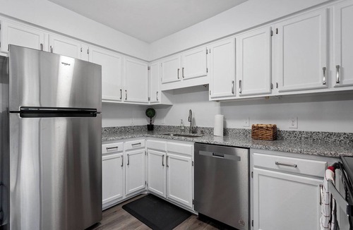 Brookhaven House | Charming Private Oasis - close to airport, mall, and downtown.