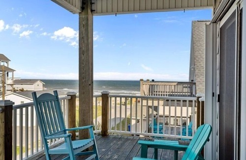 North Topsail Beach House | Charming & Spacious Home – Ocean Views, Family-Friendly, and Steps to the Beach