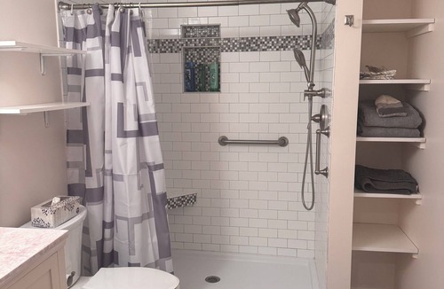 Fletcher Apartment | Charming spacious 1-bedroom apartment in lovely Asheville/Fletcher