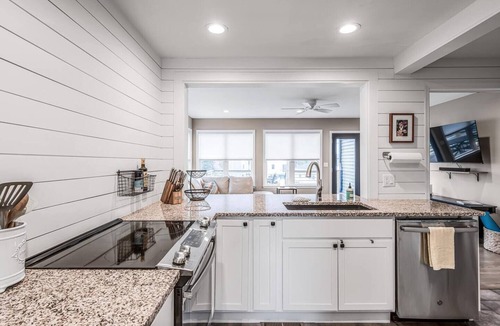 Berry Hill House | Charming Spacious Home - 10 mins to Downtown!