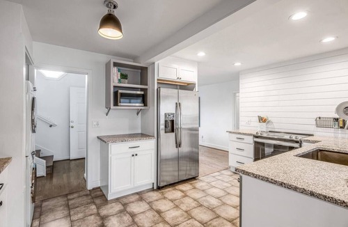 Berry Hill House | Charming Spacious Home - 10 mins to Downtown!