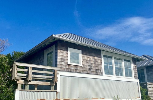 Bald Head Island Apartment | Charming Studio/Cottage in Marina BHI & Shoals Club Available