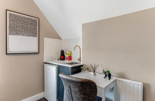Seven Sisters Apartment | Charming Studio in Excellent Location 10