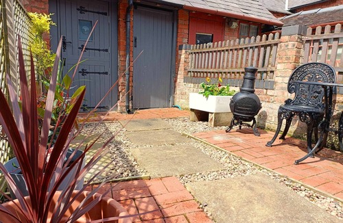 Whitchurch House | Charming Terraced Home in Whitchurch