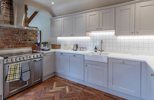 Ramsbury Cottage | Charming Thatched Cottage in the Heart of Ramsbury