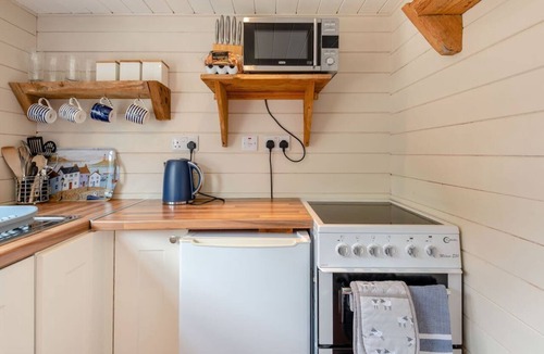 Louth Cabin | Charming The Nook Retreat in Louth