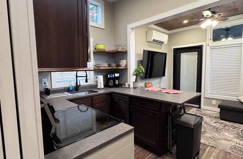 Franklin Cabin | Charming Tiny Home with WiFi and AC in beautiful Cowee Valley Franklin Nc