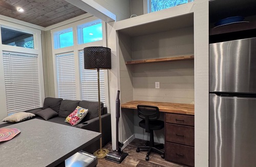 Franklin Cabin | Charming Tiny Home with WiFi and AC in beautiful Cowee Valley Franklin Nc