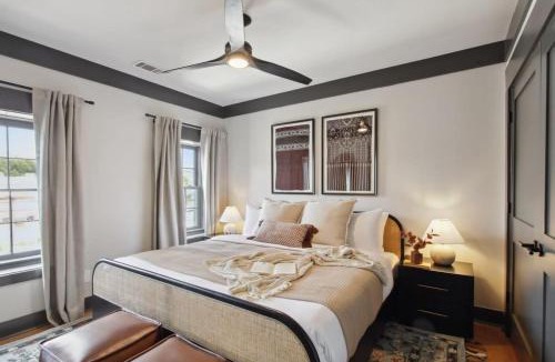 Old West Broad Neighborhood House | Charming Townhome Near Forsyth Park Free Parking