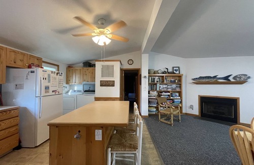 Hatteras Cottage | Chasing Sunsets Dog-friendly home w/deck and ocean view