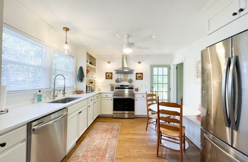 Lindley Park House | Cheeful Fully Restored Mid Century Cottage near Arboretum in GSO- Pet Friendly