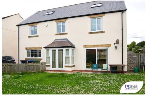 Cornforth House | ◑ Cheerful 5 Bedrooms House◑ Yard◑ Wifi◑ Durham◑