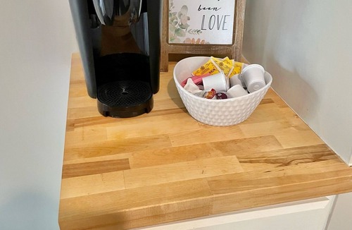 Winston - Salem House | Cheerful cottage w/work space near hospitals