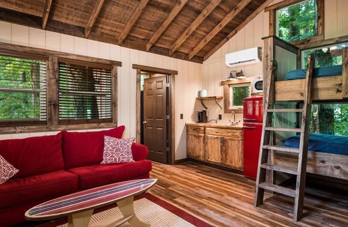 China Grove House | Cherry Treesort "The Tolson"