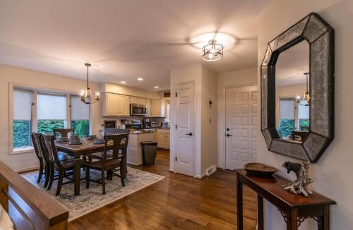 Blowing Rock House | Chetola: Camelia 2