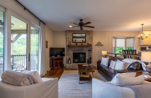 Blowing Rock House | Chetola: Camelia 2