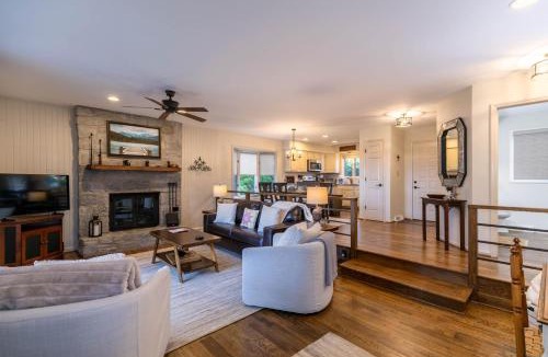 Blowing Rock House | Chetola: Camelia 2