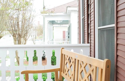 Montgomery Apartment | Chic 1BR Retreat | Pets + Urban Access