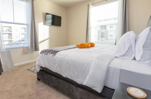 Waxhaw Apartment | Chic 2BD Suite Condo w/ Pool 5-Min Walk to Downtown