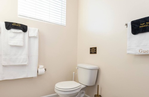 Waxhaw Apartment | Chic 2BD Suite Condo w/ Pool 5-Min Walk to Downtown