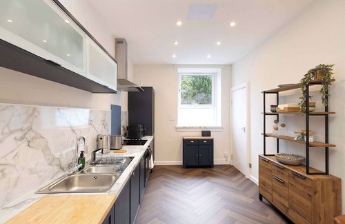 Leith Apartment | Chic 3BR Apartment on Leith Walk