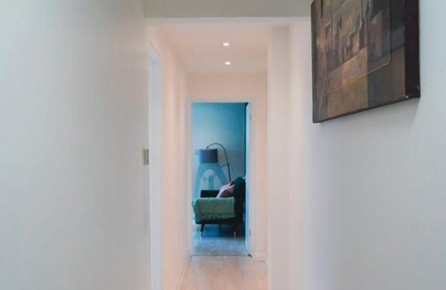 Queen's Park Apartment | Chic 3BR Apt near Queen's Park