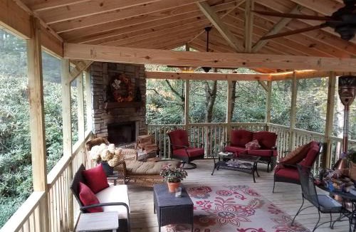 Highlands Hills House | Chic Cottage 1.7 miles to Downtown Highlands