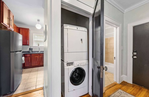 Dilworth Condo | Chic Dilworth 2BR King Condo | Porch | Walkable