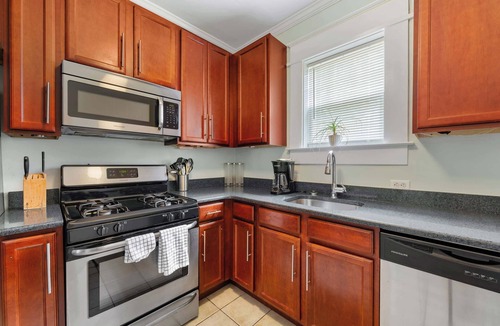 Dilworth Condo | Chic Dilworth 2BR King Condo | Porch | Walkable