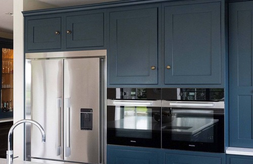 Chichester House | Chic Harbour Retreat for 10 with Pool