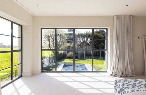 Chichester House | Chic Harbour Retreat for 10 with Pool