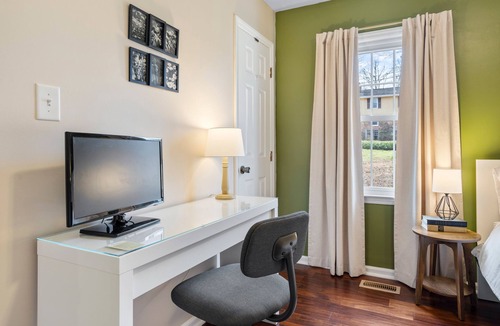 Woodcrest House | Chic Haven, Heart of Raleigh w/Parking
