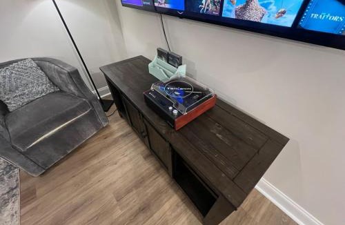 Newton House | Chic Modern Newton Retreat Steps to Downtown