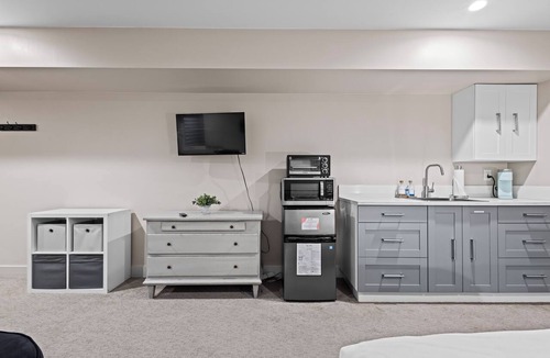 West Colfax Apartment | Chic Studio with Kitchenette by Sloan Lake