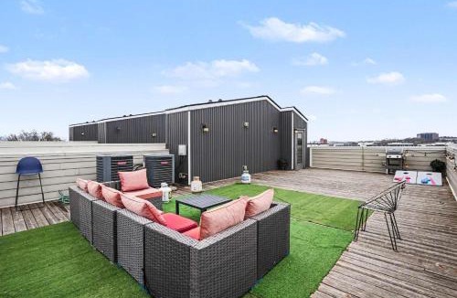 Nashville House | Chic Townhome x3 w Rooftop Views Near Broadway