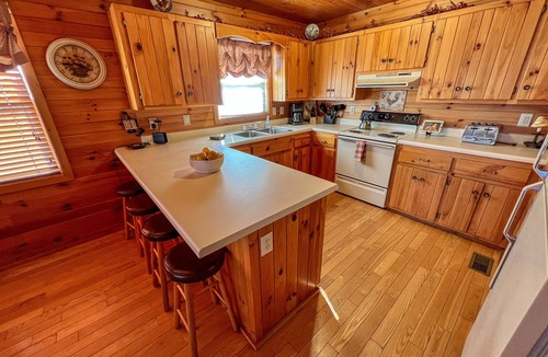 Grassy Creek Cabin | Chill Out In The NC Mtns! - Game Table, WiFi & Views Near Grayson Highlands