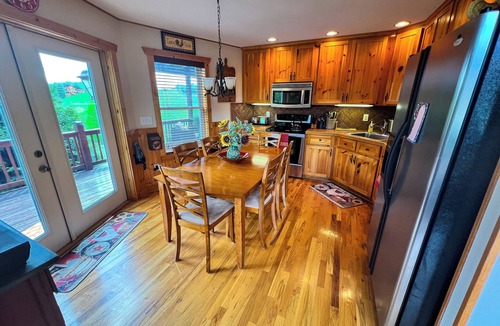 Sparta Cabin | Chill Out in the NC Mtns 4BR/3BA Near Sparta W/Mtn Views, WiFi, & Gas F/P