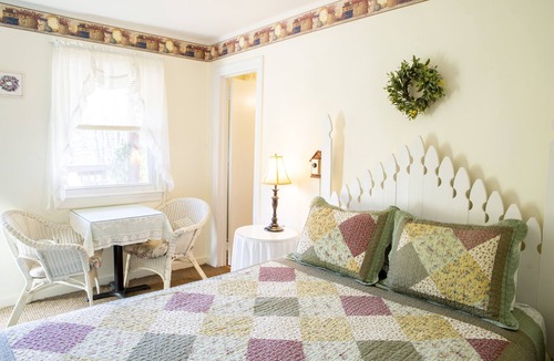 Lake Lure Hotel | Chimney Rock Inn