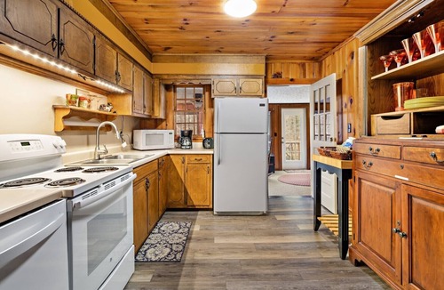 Chimney Rock House | Chimney Rock River House - Mr Lake Lure Vacation Rentals