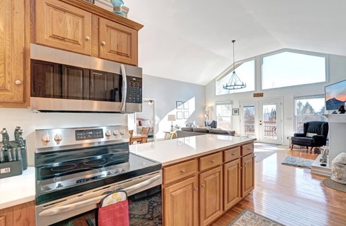 Seven Devils House | ChrisP View- Mountain House, Mountain View, Pet-Friendly, Gas Fireplace, Near High Country Attrac.