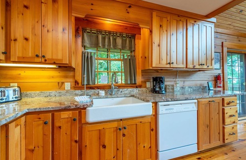 Old Fort Cabin | Christmas Tree Cabin | Secluded Asheville Area Log Cabin with a View!