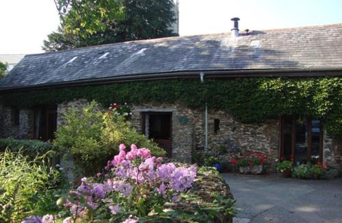 Harberton Bed & Breakfast | Church Barn