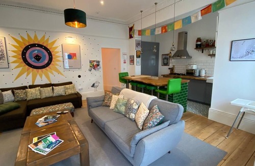 St Leonards-On-Sea Apartment | Church Retreat - Magnificent Seaside Apartment. Award Winning!