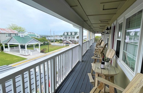 Swansboro Condo | Church Street #4 - Cozy 1-bedroom condo in Swansboro