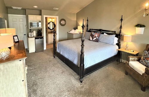 Swansboro Hotel | Church Street State Rooms