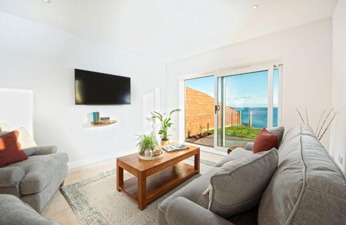 Portwrinkle House | Cirrhata
