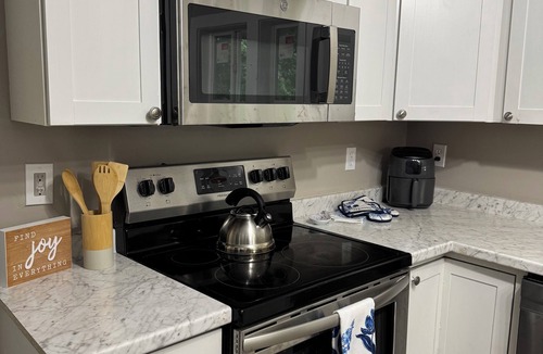 Wilmington House | City Charm and Coastal Relaxation in Wilmington. Early Check-In/Late Check-out!