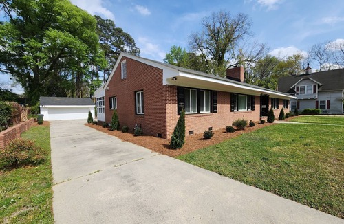 Wilson House | City Charmer, Walk to downtown Wilson, 2800 sf Duplex with detached garage!