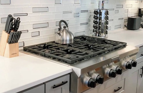 Southwest Raleigh House | City View Luxury- near Downtown, Capital, NC State- w/King Suite